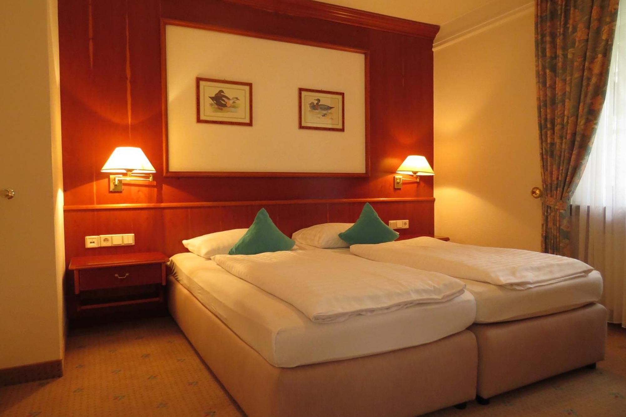 Park Hotel Am Schloss Ettringen  Εξωτερικό φωτογραφία